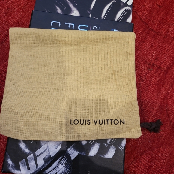 Authentic louis vuitton dust Cover - Picture 2 of 3